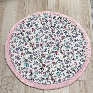 Floral Round Play Mat with Pink Trim 34”